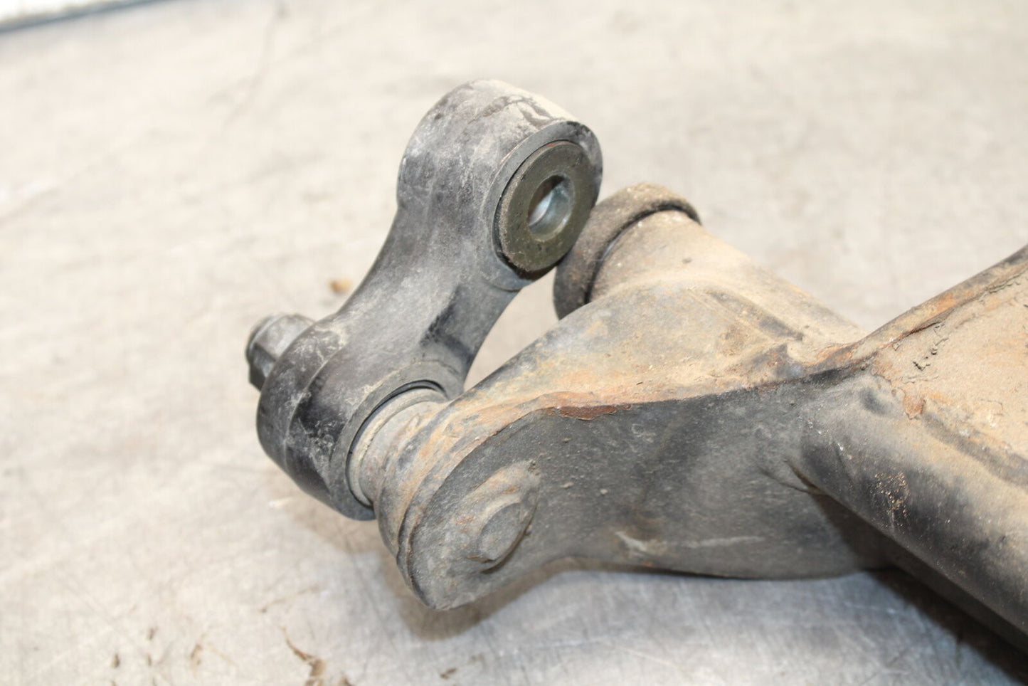 85-86 SUZUKI MADURA 1200 REAR BACK SHOCK ABSORBER MOUNT BB691