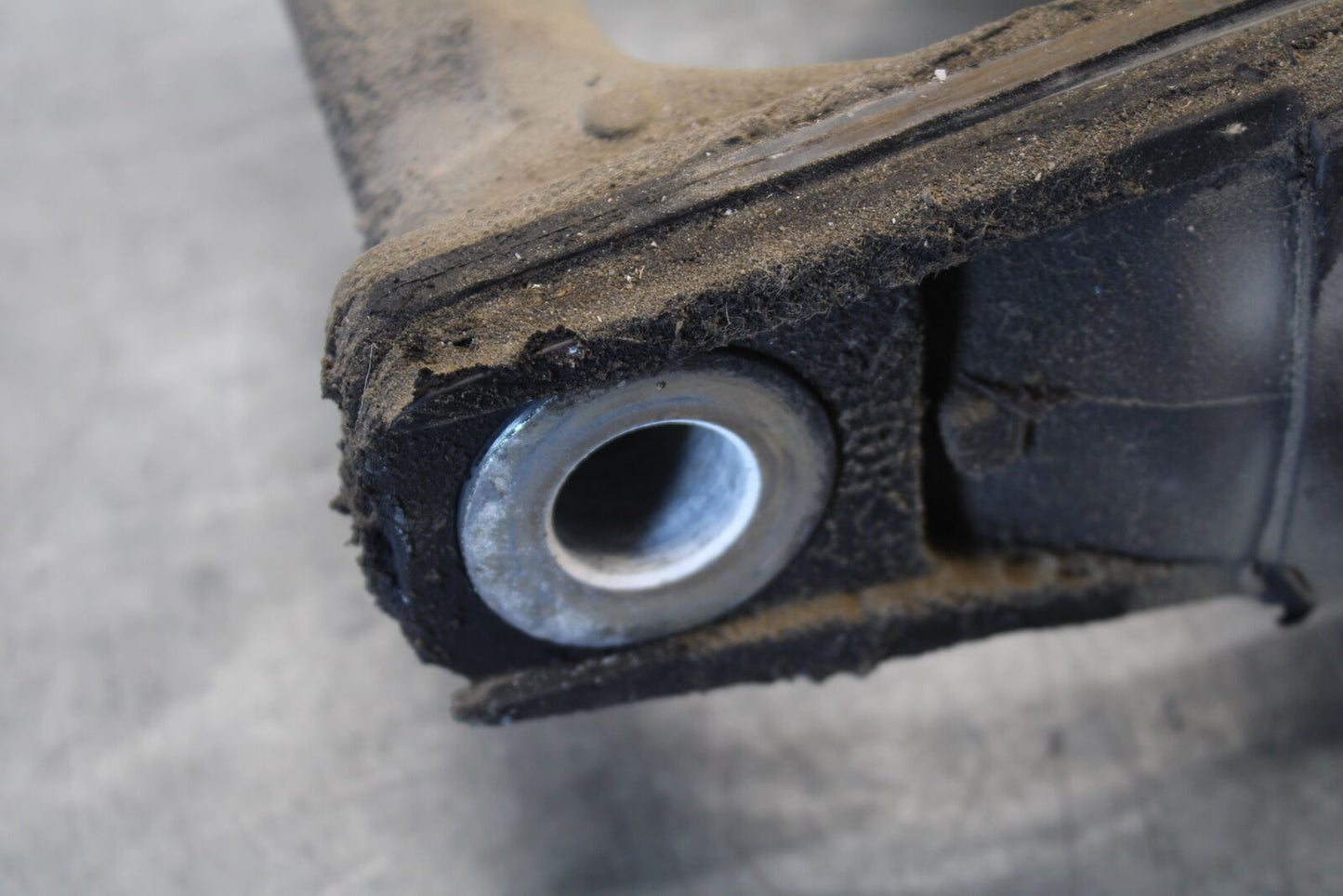 03-07 SUZUKI SV1000S REAR SWINGARM BACK SUSPENSION SWING ARM BB657