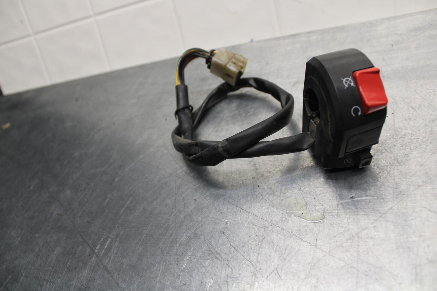 07-11 KTM 990 SUPER DUKE RIGHT CLIP ON HANDLE KILL OFF START SWITCH BB578