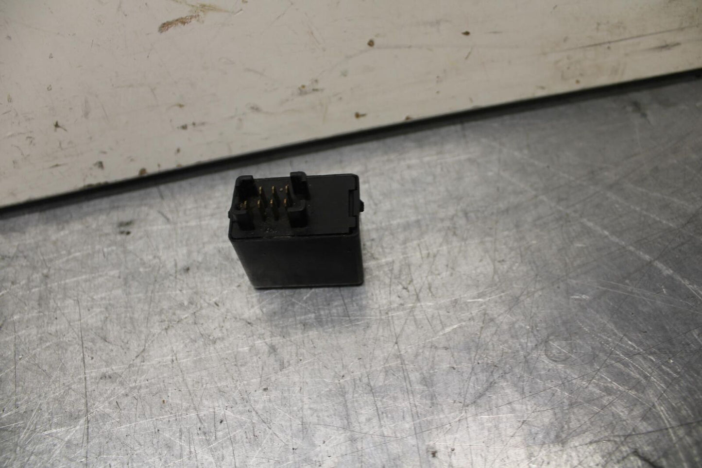 01 SUZUKI GSXR1000 TURN SIGNAL BLINKER RELAY FLASHER SWITCH 38610-03F00 BB100