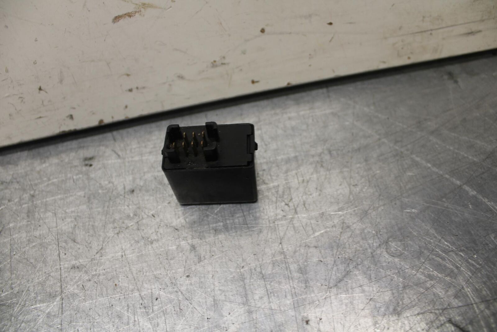 01 SUZUKI GSXR1000 TURN SIGNAL BLINKER RELAY FLASHER SWITCH 38610-03F00 BB100