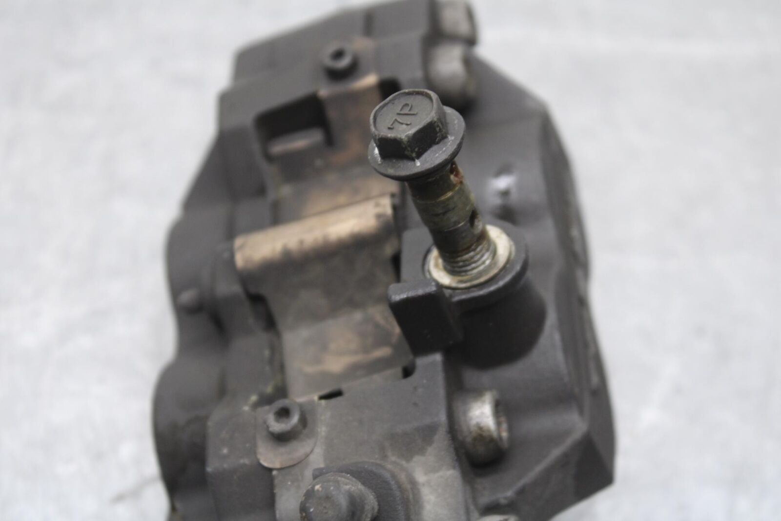 01-03 SUZUKI GSXR600 RIGHT LEFT FRONT BRAKE CALIPER SET PAIR CALIPERS BB633