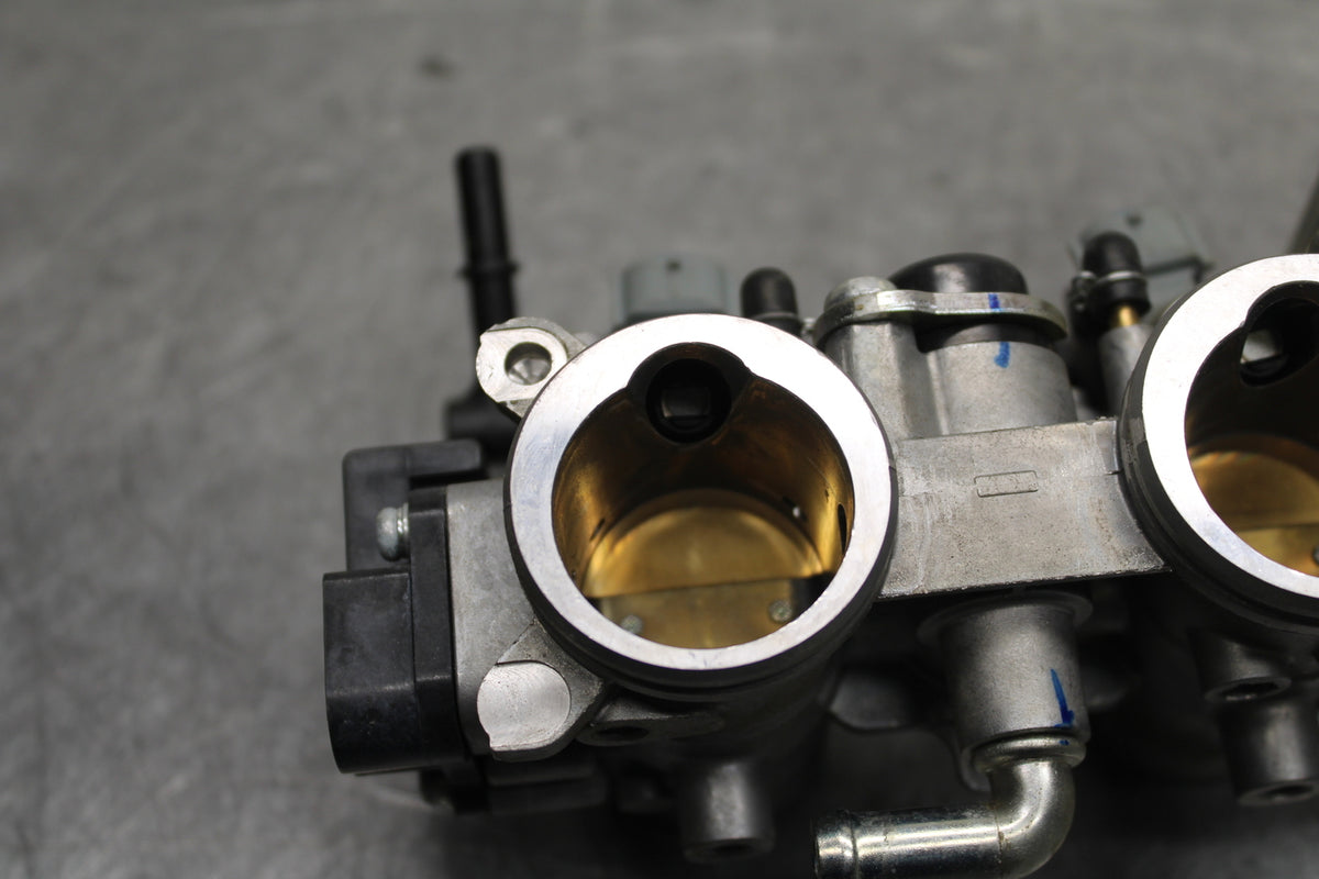 19-21 YAMAHA YZF R3 MAIN FUEL INJECTORS / THROTTLE BODIES BB121