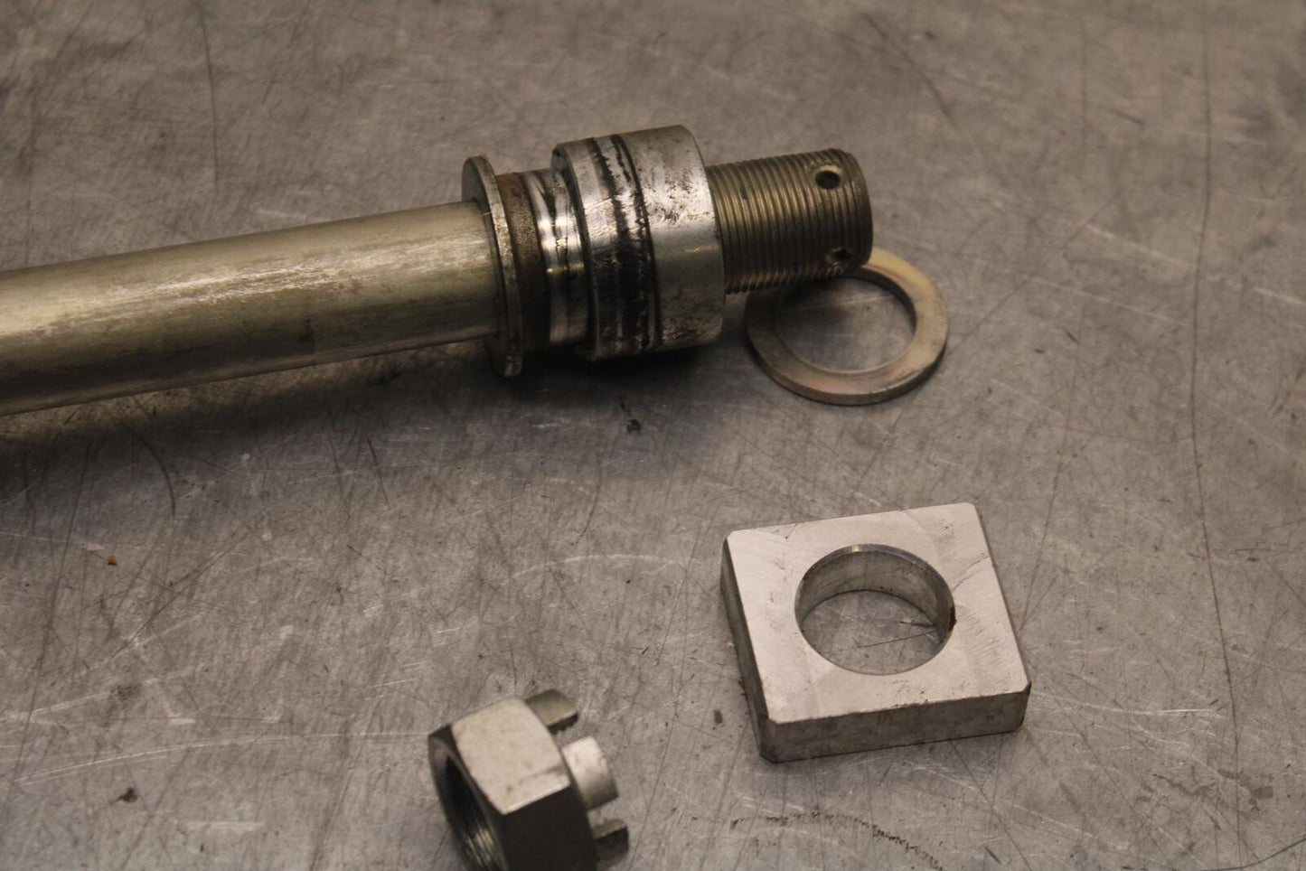 23 KAWASAKI NINJA ZX6R 636 REAR AXLE BACK WHEEL RIM PIVOT BOLT AXEL BB609