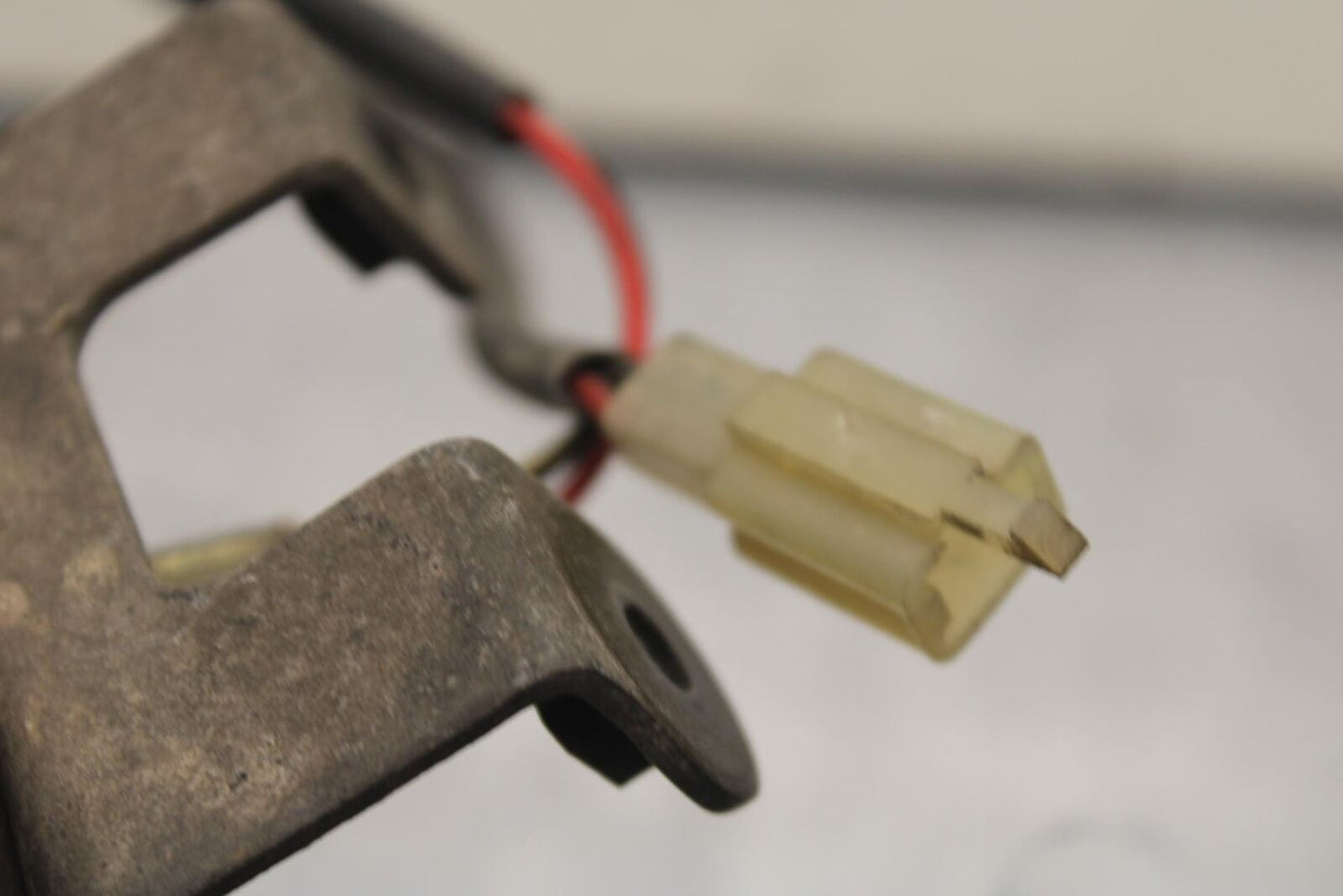 1985 Kawasaki Ninja 900R ZX900A REAR BACK TAIL LIGHT MOUNT BRACKET BB84