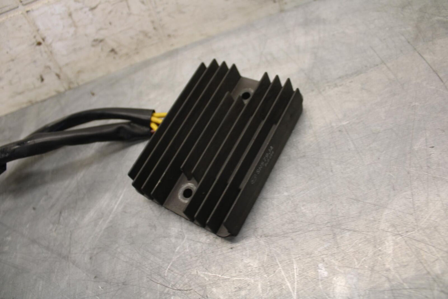 2010 Aprilia RSV1000R RECTIFIER VOLTAGE REGULATOR BB513