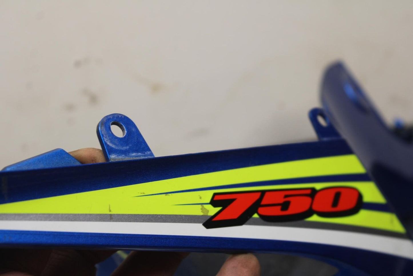 18 SUZUKI GSXR750 RIGHT REAR TAIL FAIRING PANEL COWL BB80