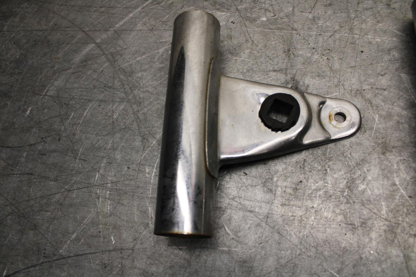 1982 Suzuki GS450L SINGLE HEADLIGHT HEAD LAMP LIGHT BRACKETS BB52