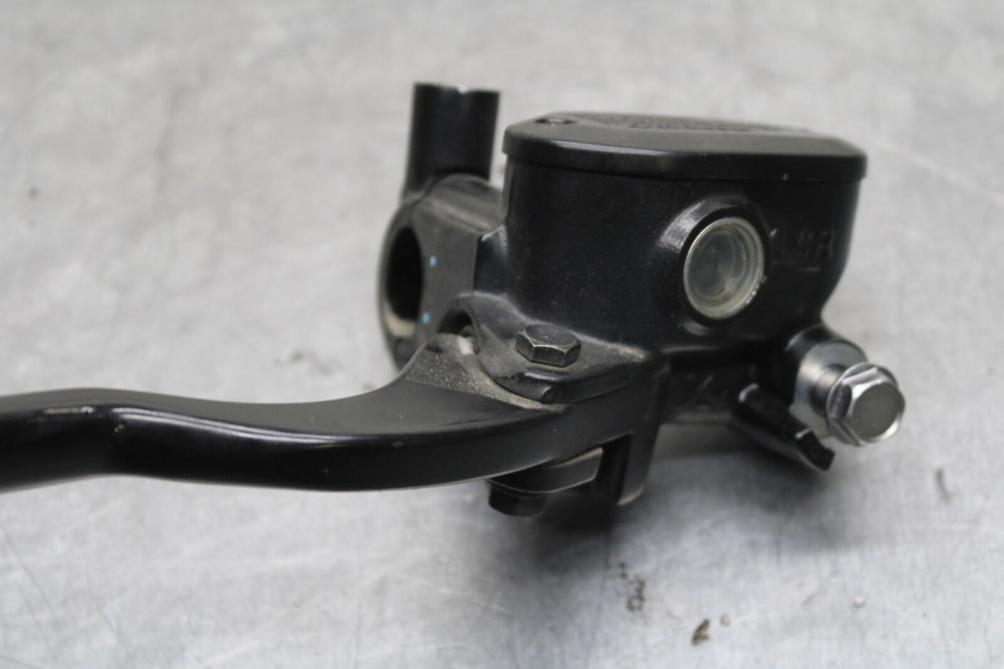 19-22 KAWASAKI Z400 FRONT BRAKE MASTER CYLINDER w/ LEVER BB738
