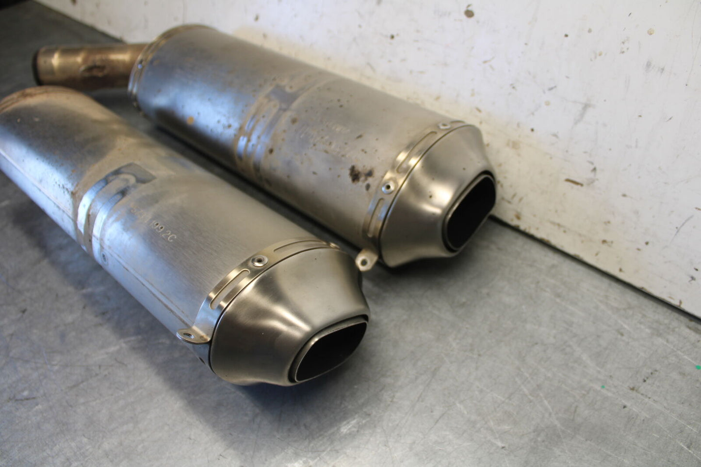 07-08 DUCATI 1098 EXHAUST PIPE MUFFLER SLIP ON CAN SILENCER BB699