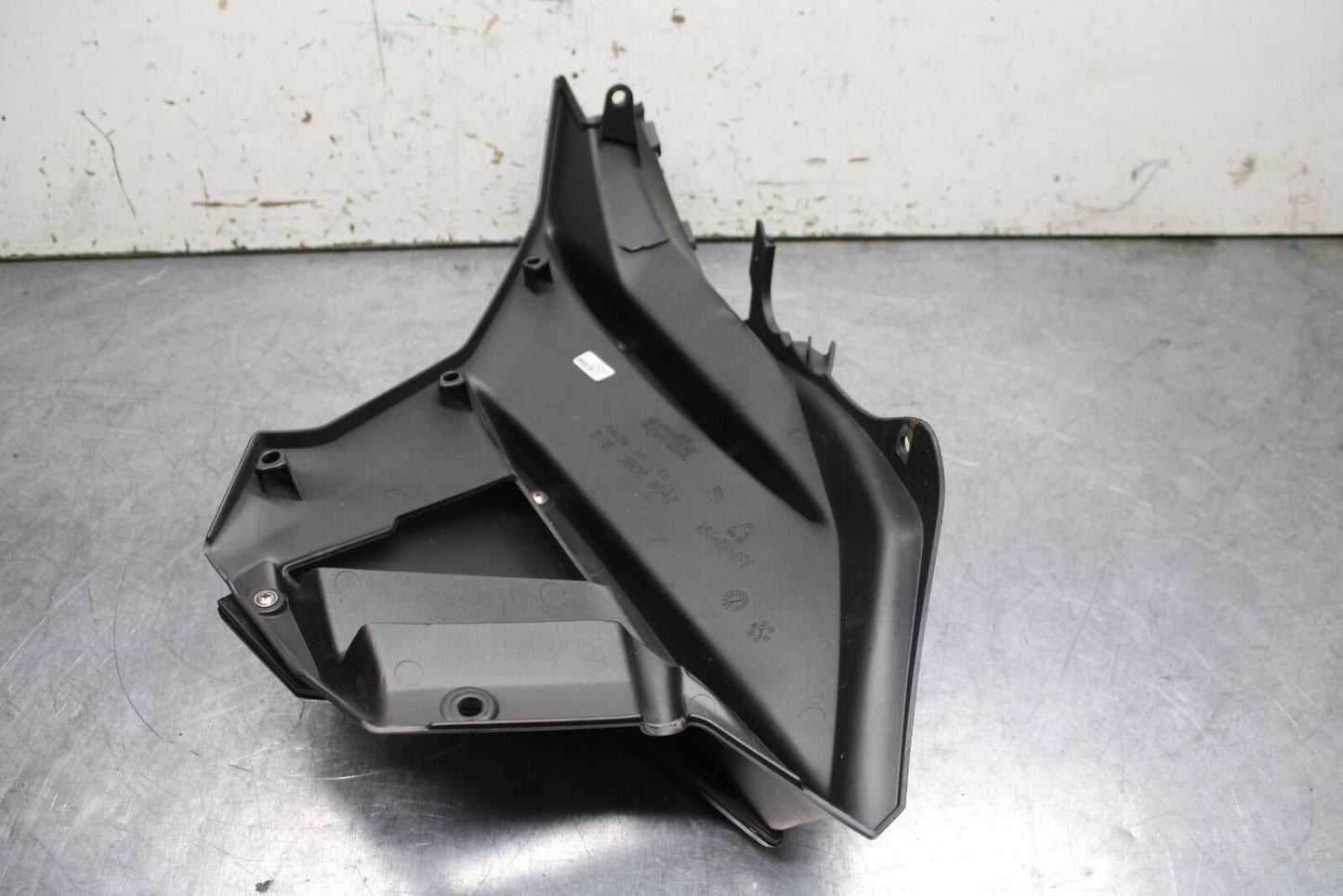 21-24 APRILIA TUONO 660 FACTORY RIGHT FRONT UPPER MID SIDE FAIRING PLASTIC BB733