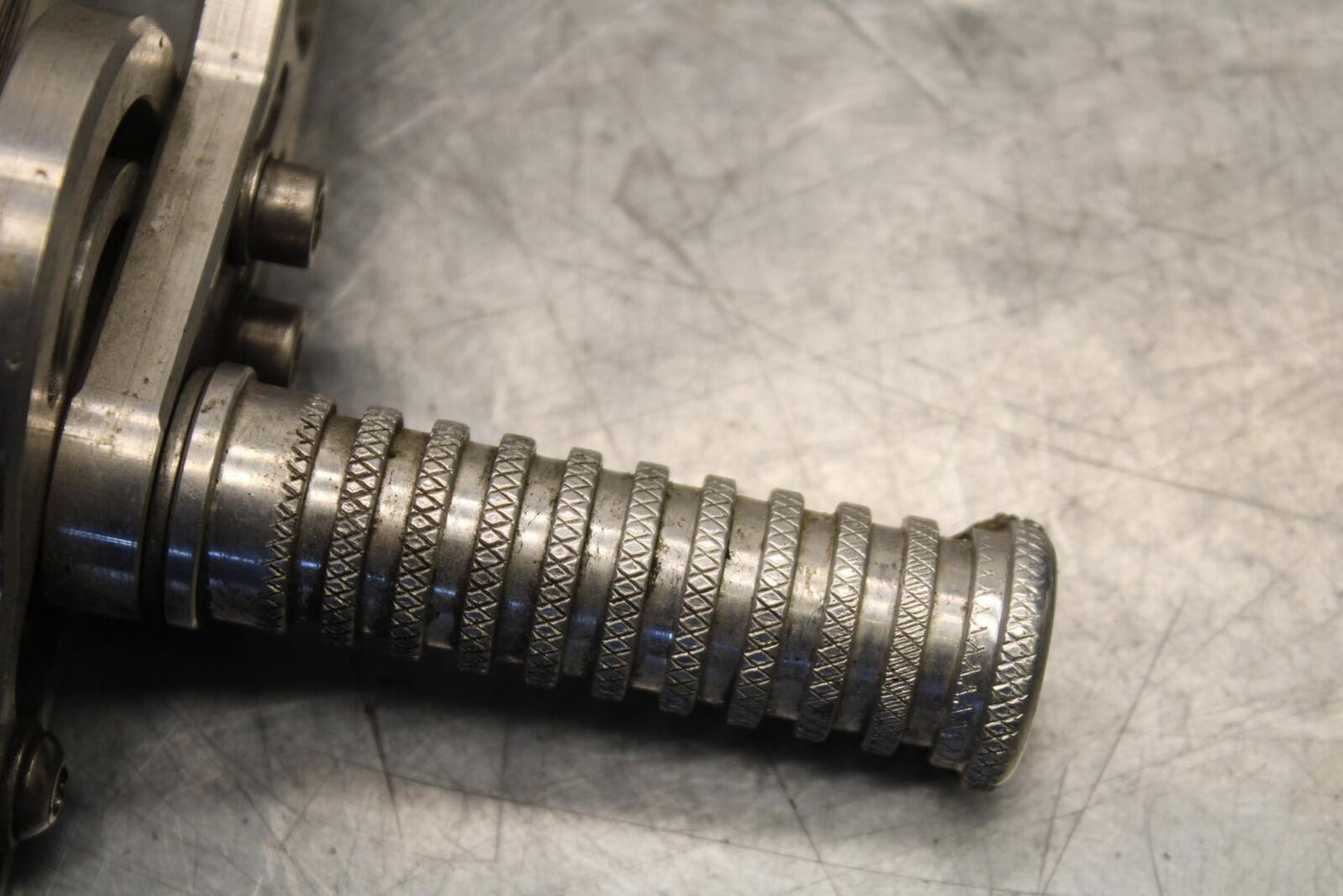 01-03 SUZUKI GSXR600 RIGHT LEFT REARSETS REAR SET DRIVER FOOT PEGS  BB639