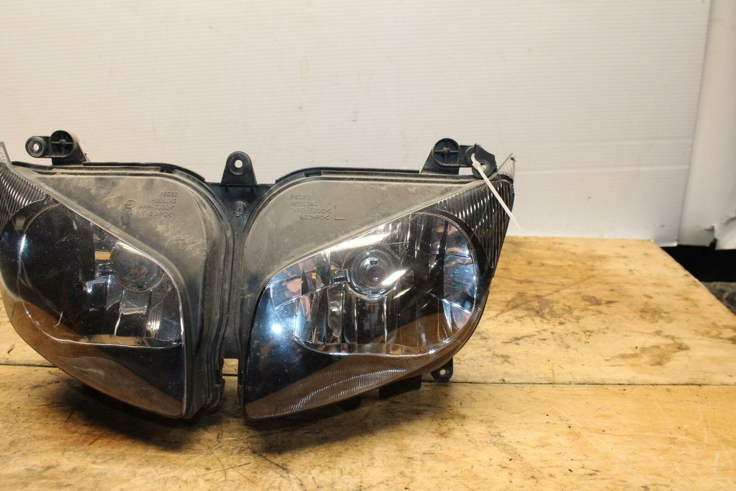 06-15 YAMAHA FZ1 FRONT HEADLIGHT HEAD LIGHT LAMP BB326