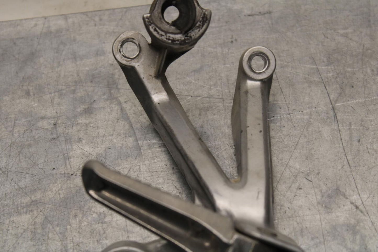 1999 Suzuki GSXR600 RIGHT REAR BACK PASSENGER PEG BB580