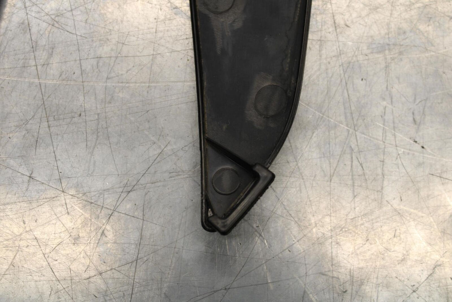20 SUZUKI GSXR 1000 RIGHT LEFT GAS FUEL TANK PANELS COVERS TRIM SET COWLS BB597
