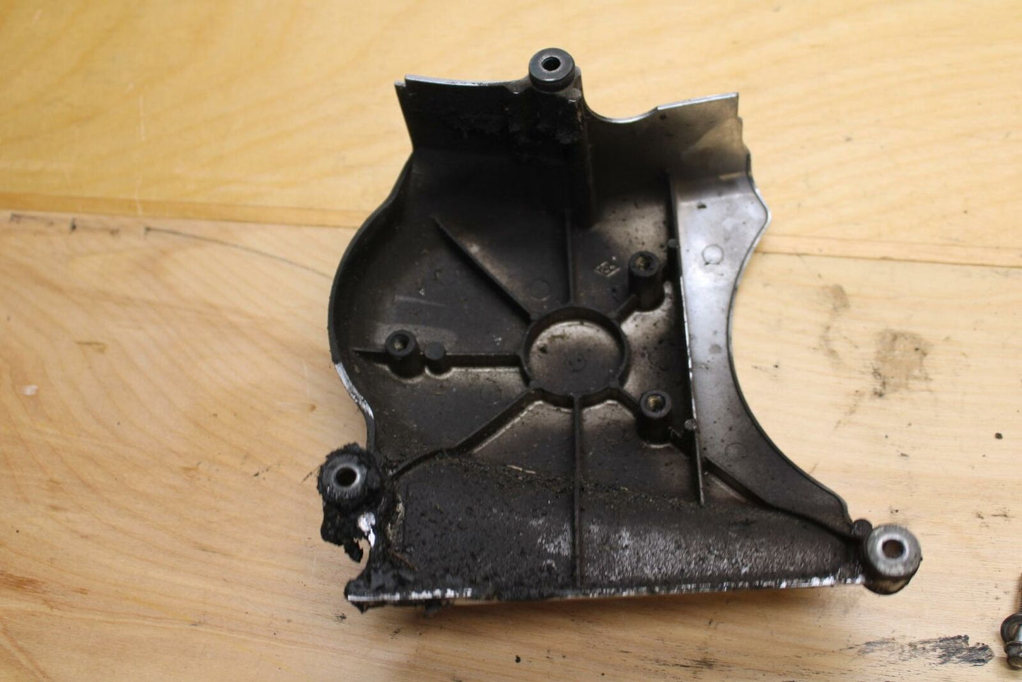 97-04 SUZUKI MARAUDER 800 ENGINE SPROCKET COVER BB312