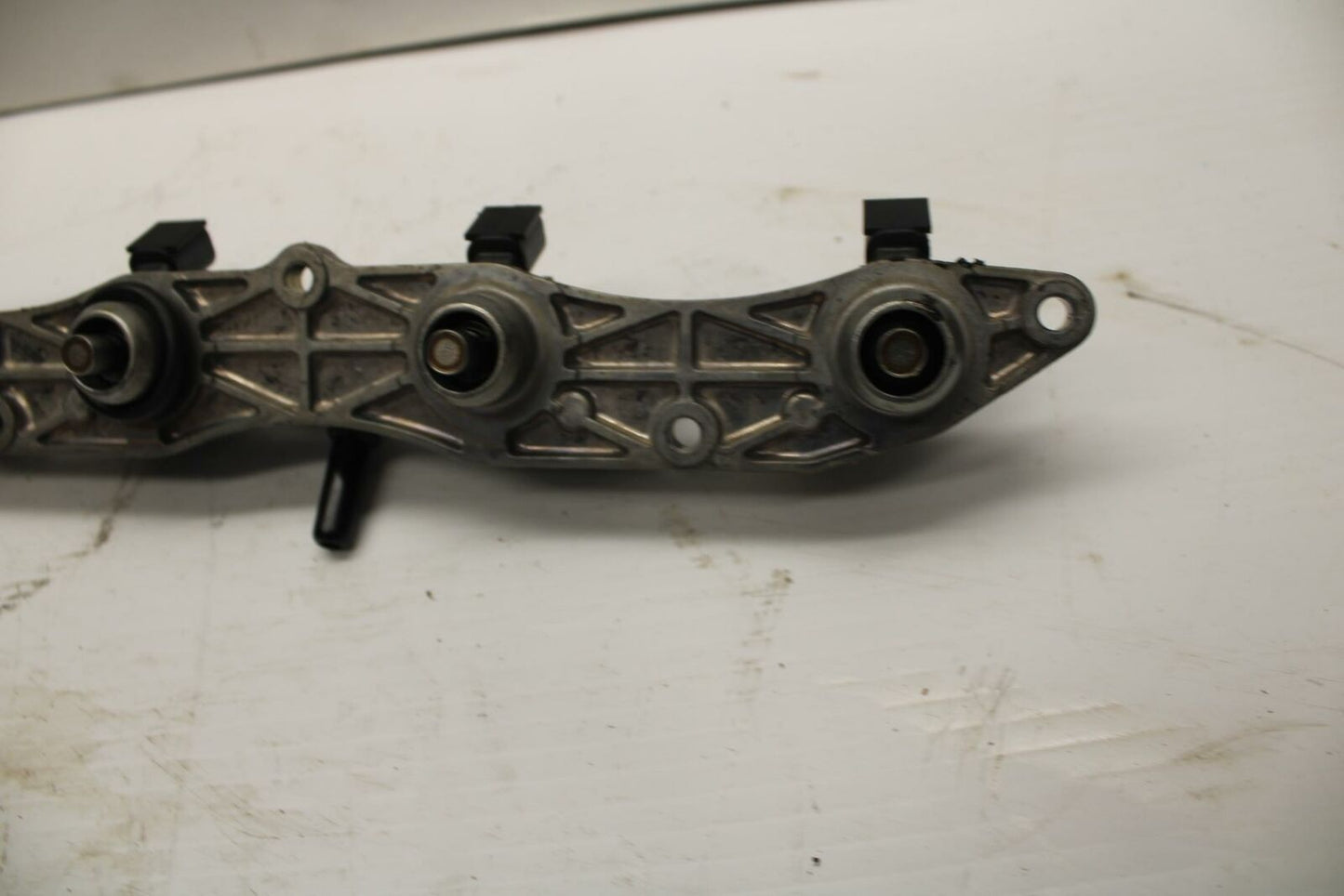 09-12 KAWASAKI NINJA ZX6R SECONDARY FUEL INJECTORS TOP AIRBOX GAS RAIL BB272