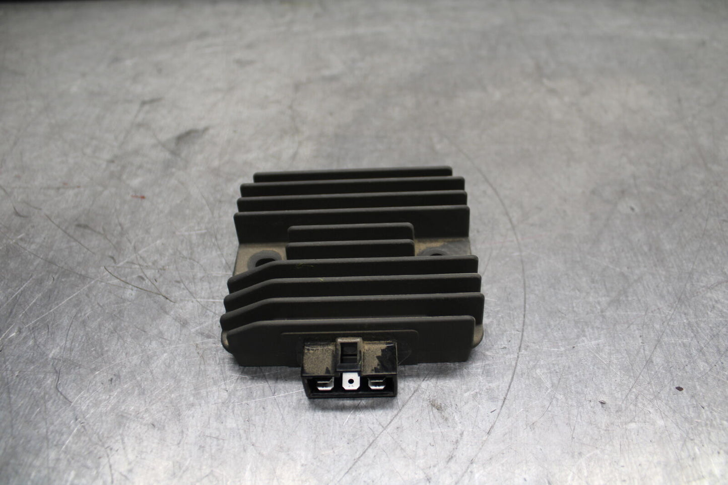 19-24 YAMAHA R3 RECTIFIER VOLTAGE REGULATOR BB736