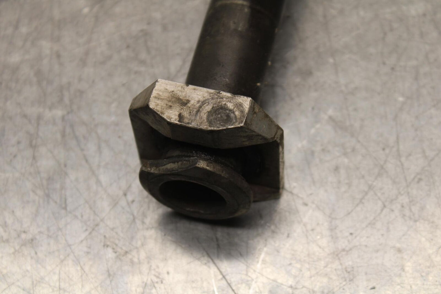 01-03 SUZUKI GSXR600 REAR AXLE BACK WHEEL RIM PIVOT BOLT AXEL BB633