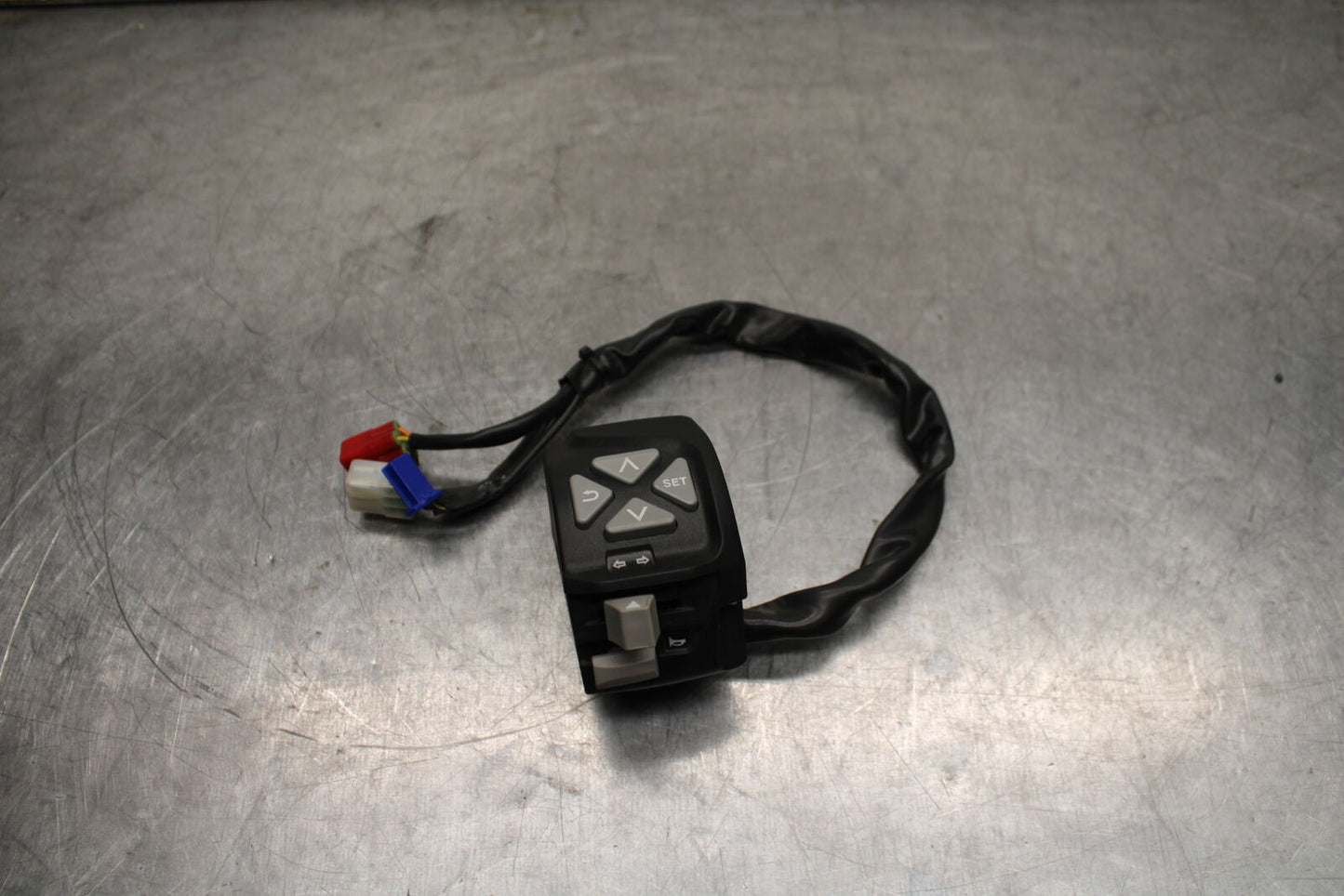 17-24 KTM 390 DUKE LEFT CLIP ON HANDLE HORN SIGNALS SWITCH SWITCHES BB734