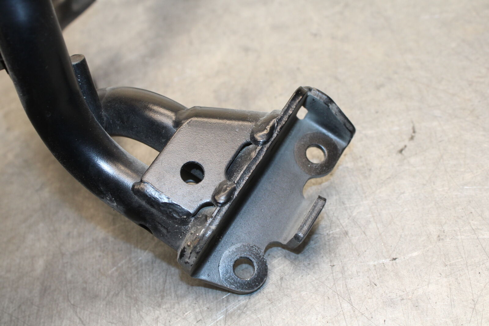 03-07 SUZUKI SV1000S UPPER FAIRING MIRROR GAUGES STAY BRACKET 94510-16G00 BB657