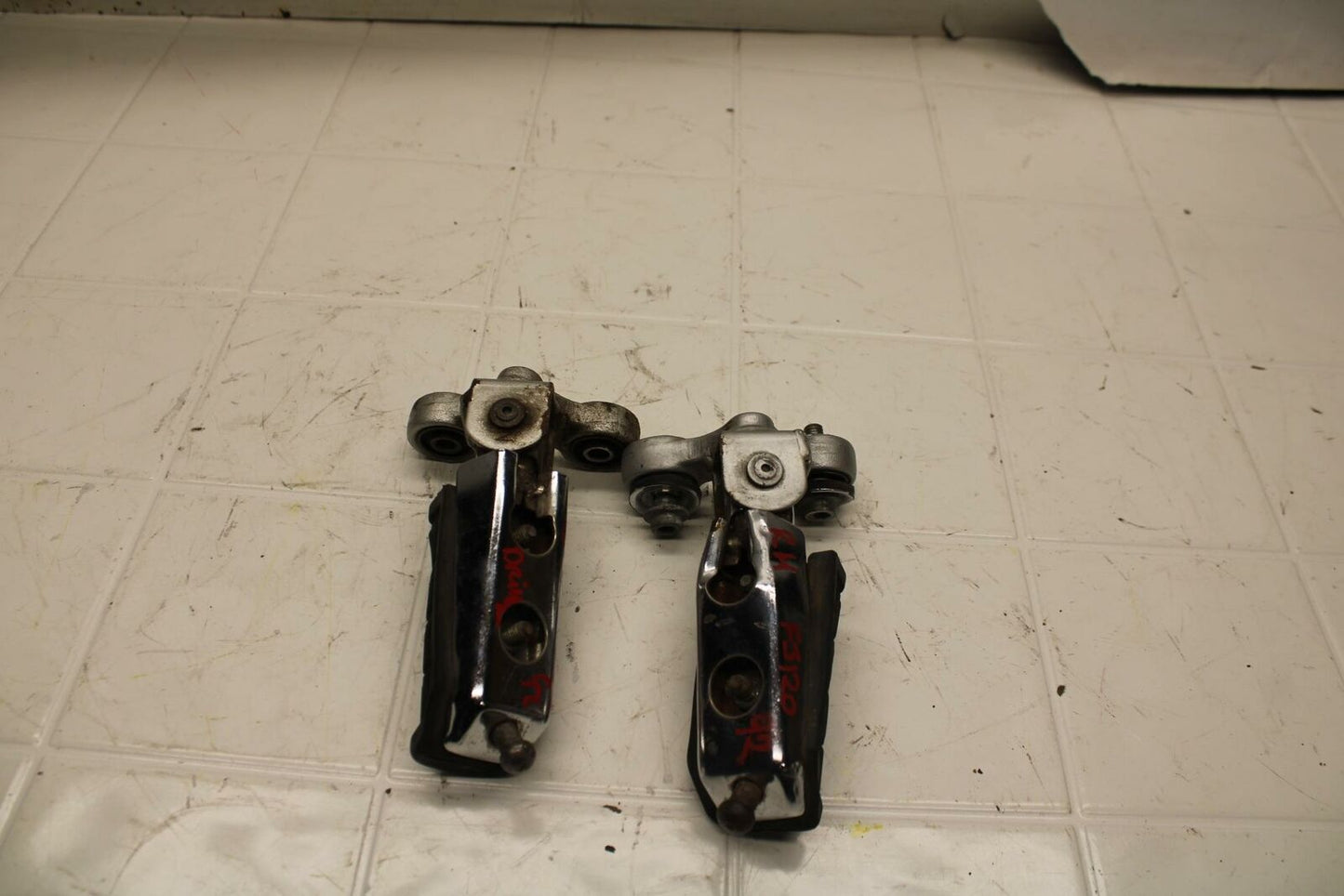 91-96 YAMAHA FJ1200A ABS FRONT FOOT RESTS PEGS STEPS SET PAIR BB07