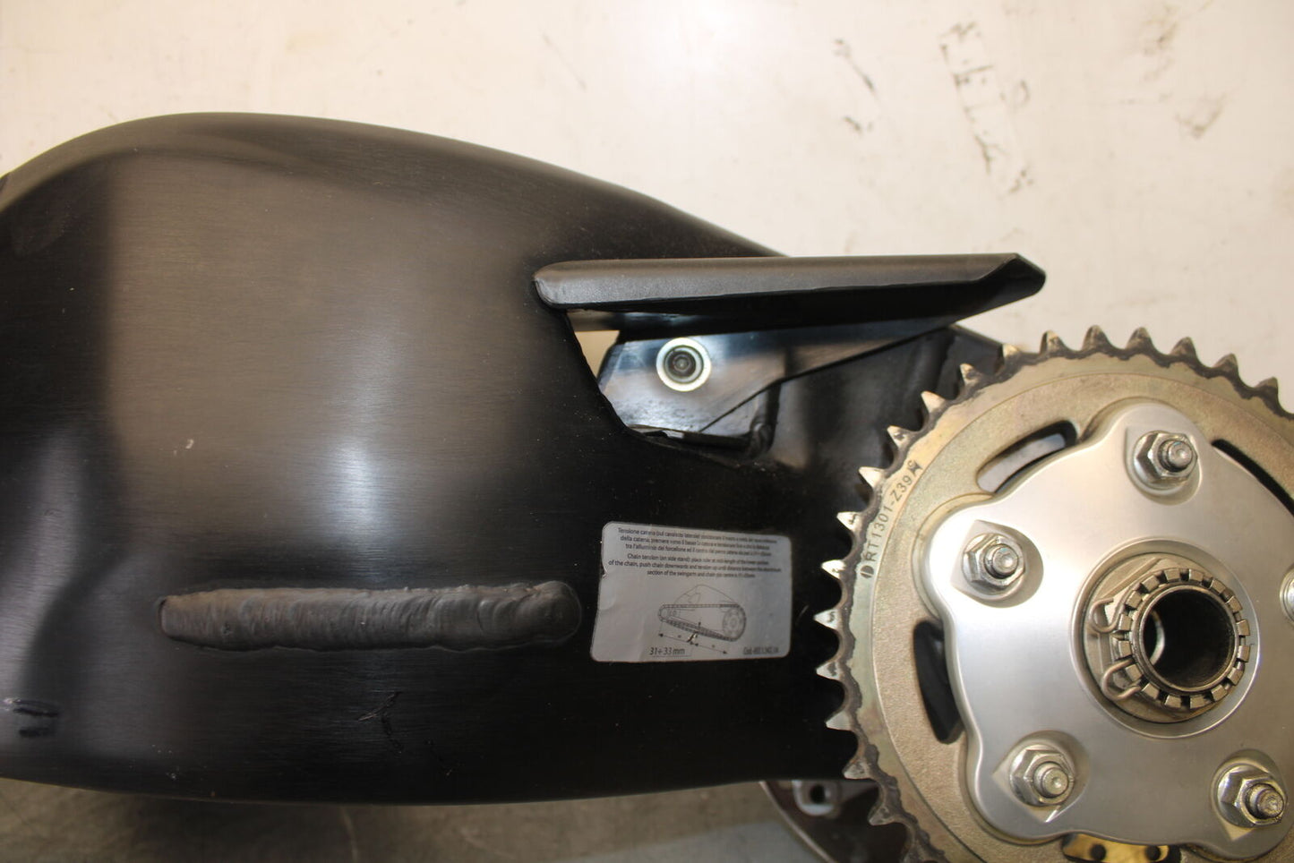 12-13 DUCATI STREETFIGHTER 848 REAR SWINGARM BACK SUSPENSION SWING ARM BB705
