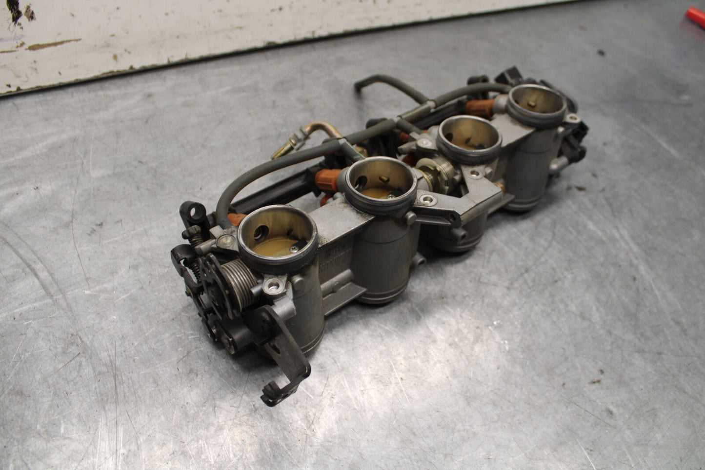 04-05 SUZUKI GSXR600 MAIN FUEL INJECTORS / THROTTLE BODIES 13405-29G00 BB658