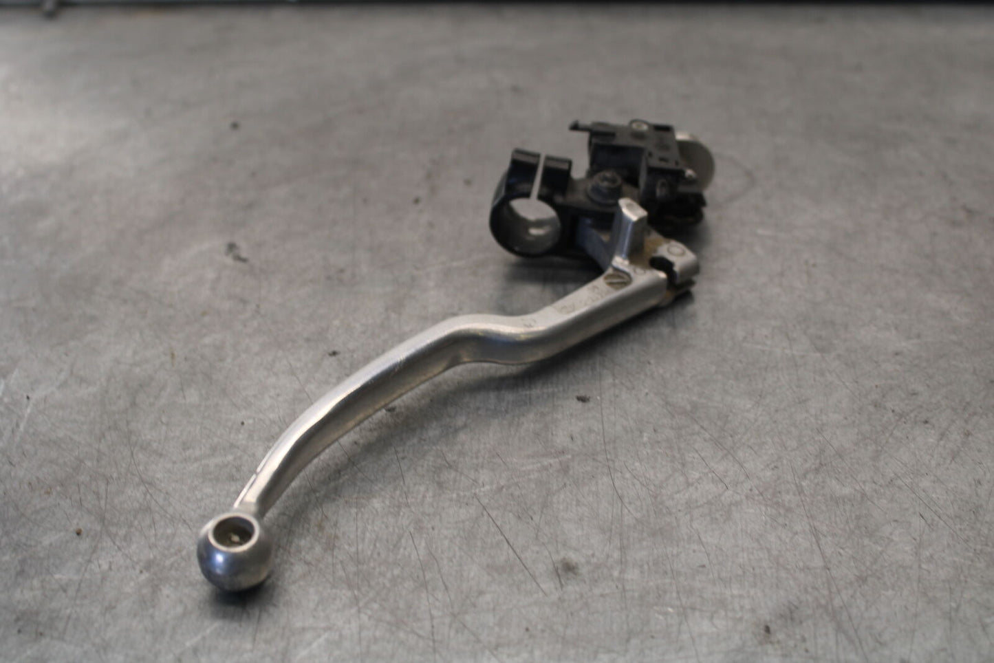 09-15 YAMAHA FZ6R CLUTCH PERCH MOUNT WITH LEVER BB686
