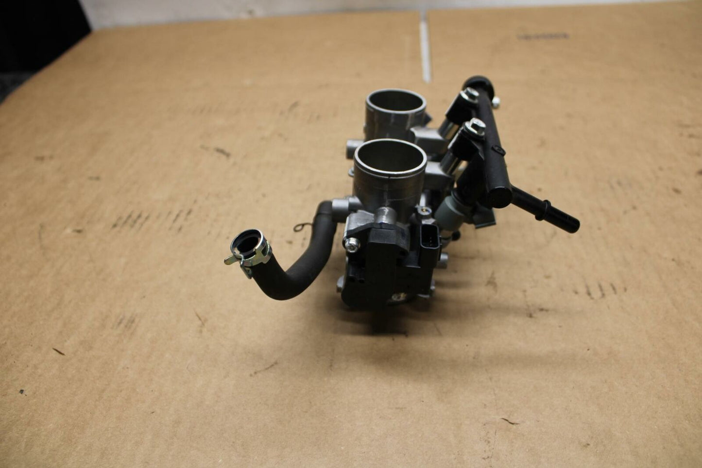 19-21 YAMAHA YZF R3 CARBS CARBURETORS BB378