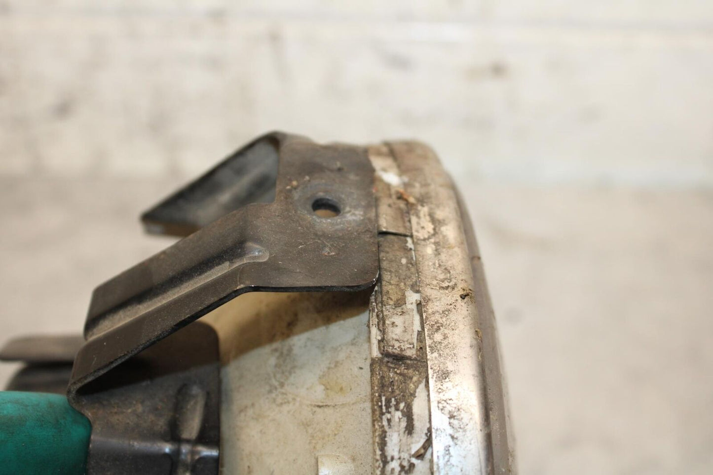 2005 Kawasaki Vulcan 1500 VN1500N Classic SINGLE HEADLIGHT HEAD LAMP LIGHT BB576