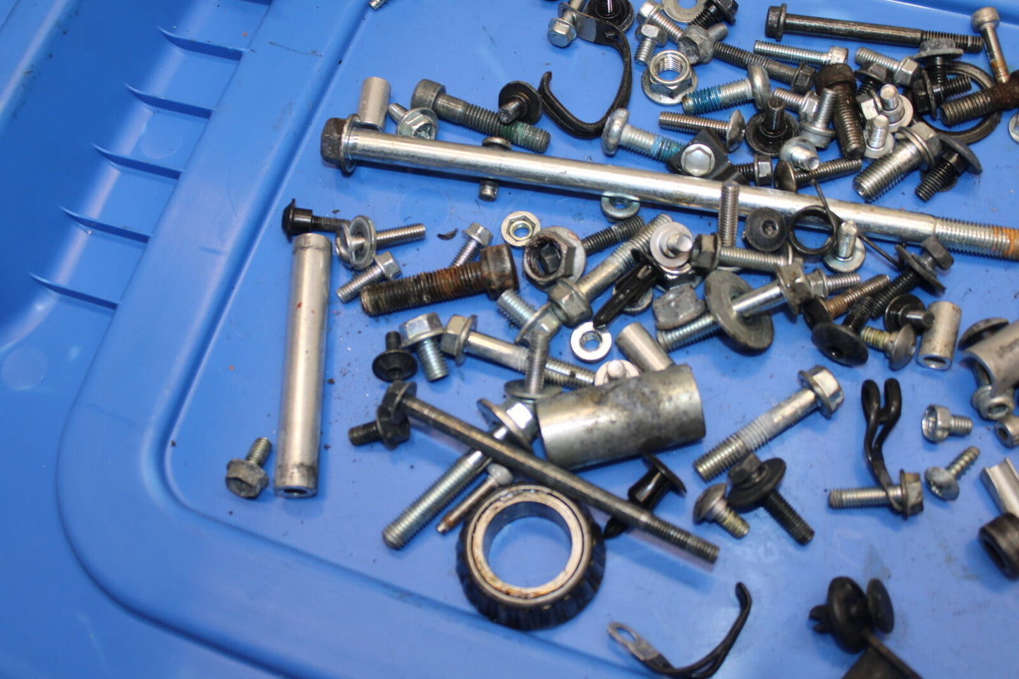09-11 DUCATI 1198 MOUNTING BOLTS HARDWARE MOTOR SCREWS BB705