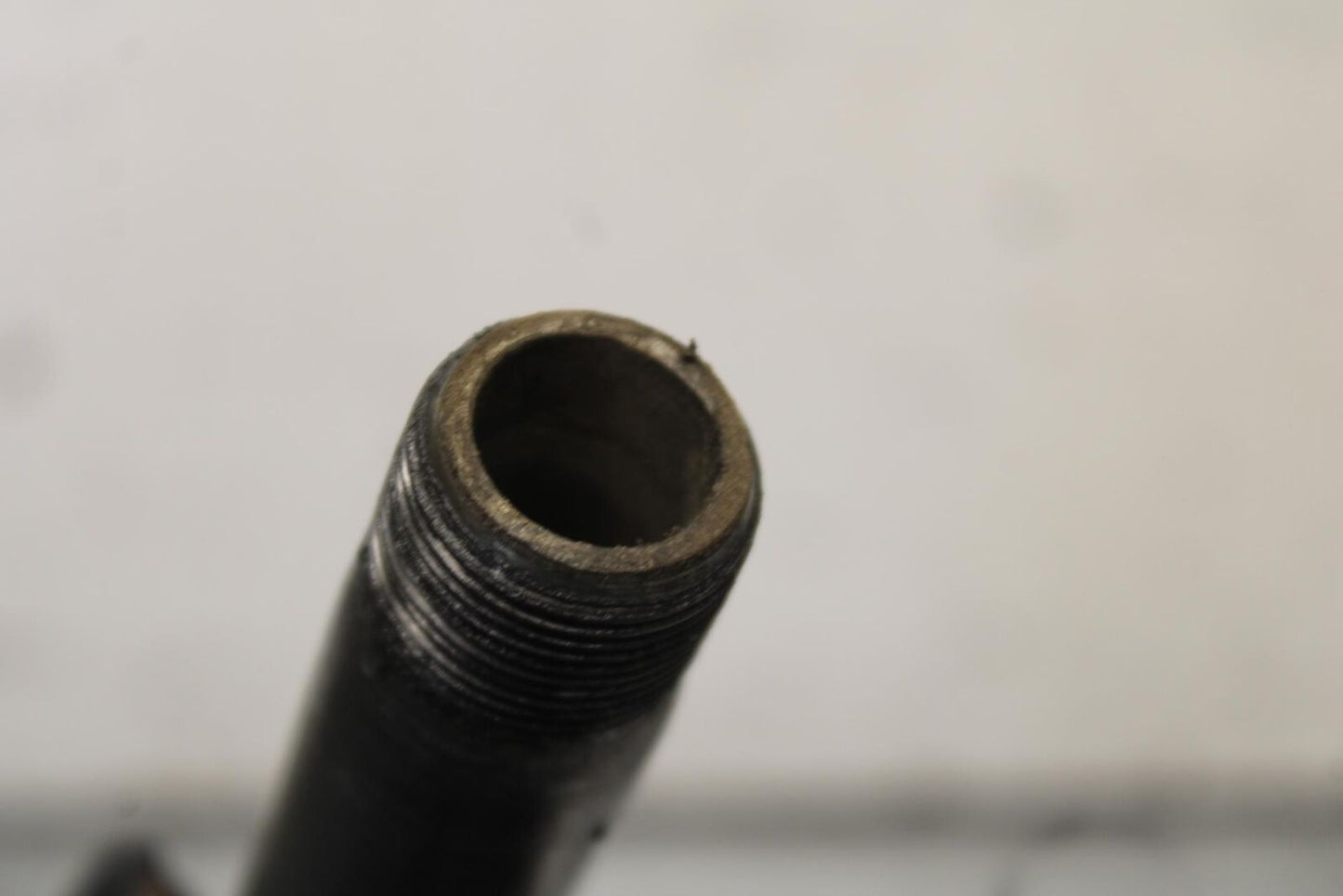 01-03 SUZUKI GSXR600 FRONT WHEEL RIM AXLE PIVOT BOLT  BB633