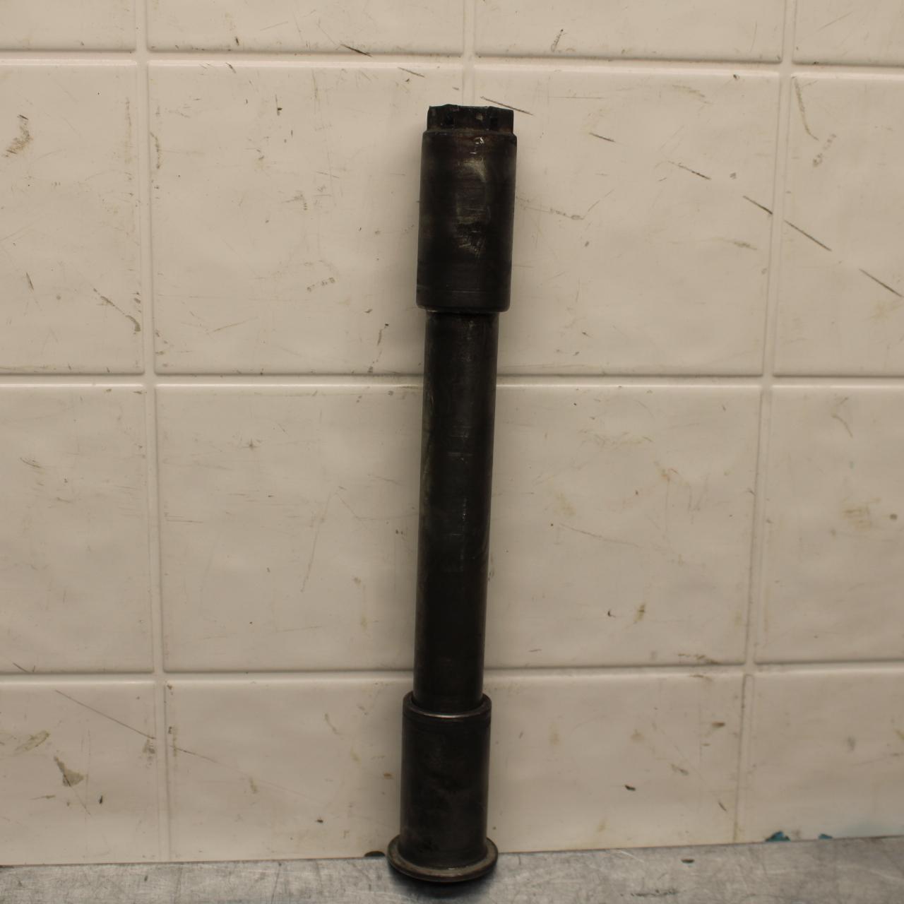 1999 Suzuki GSXR600 FRONT WHEEL RIM AXLE PIVOT BOLT BB580