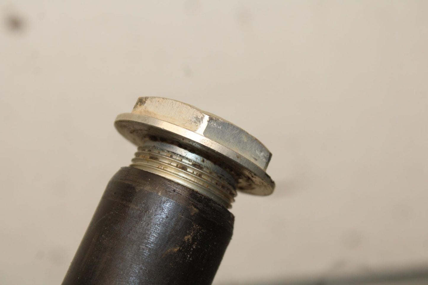 21-23 KTM 890 ADVENTURE FRONT WHEEL RIM AXLE PIVOT BOLT BB629