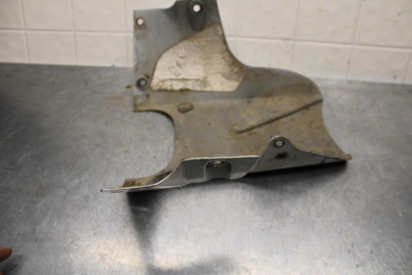 1999 Suzuki GSXR600 LOWER BOTTOM BELLY FAIRING COWL BB580