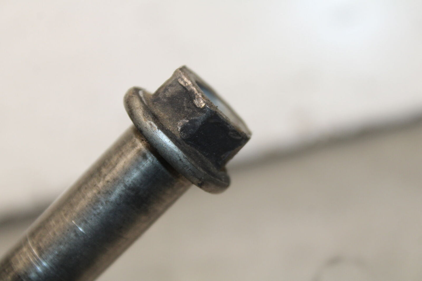99-00 YAMAHA V STAR 1100 FRONT WHEEL RIM AXLE PIVOT BOLT BB711