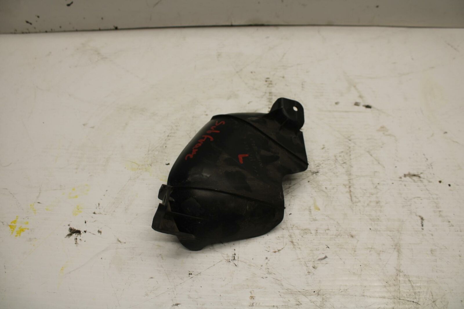 00-07 SUZUKI HAYABUSA LEFT SUB FRAME SIDE COVER COWL PANEL TRIM  BB281