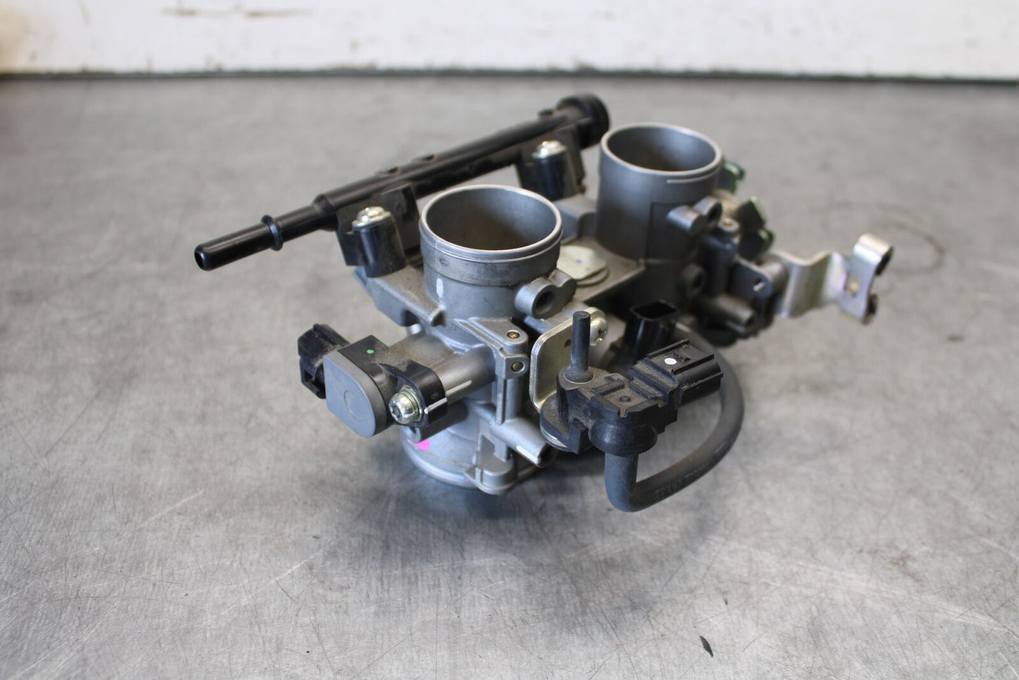 18-23 KAWASAKI NINJA 400 MAIN FUEL INJECTORS / THROTTLE BODIES BB679