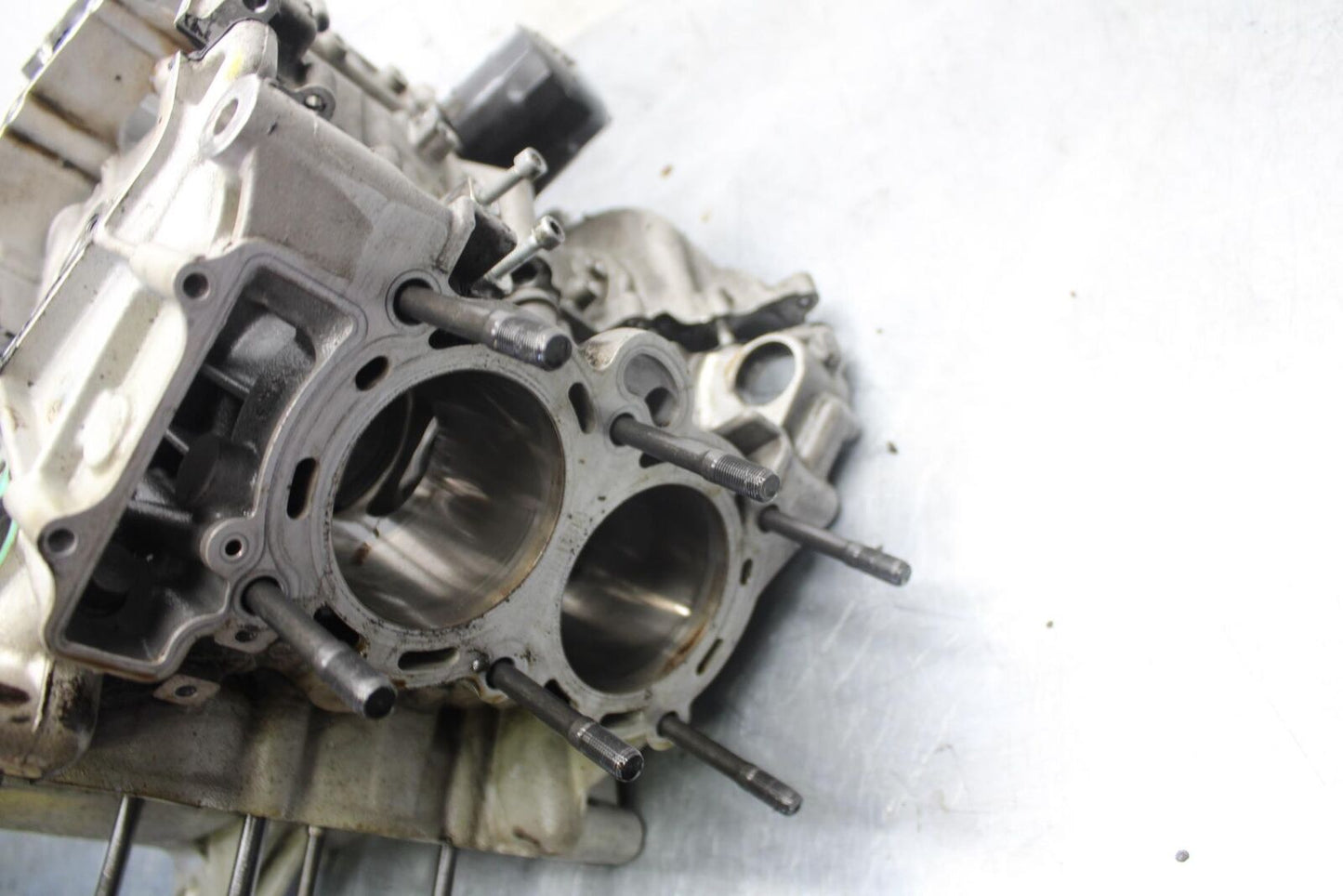 2010 Aprilia RSV1000R ENGINE MOTOR CRANKCASE CRANK CASES BLOCK BB513