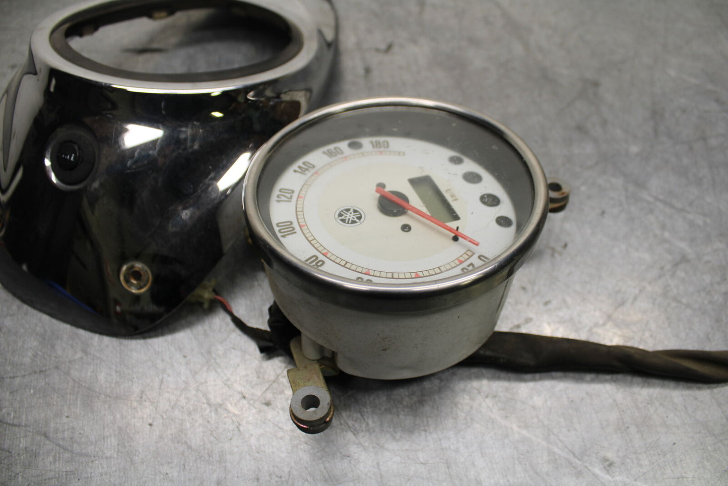 99-00 YAMAHA V STAR 1100 GAUGES METER SPEEDO TACH BB711