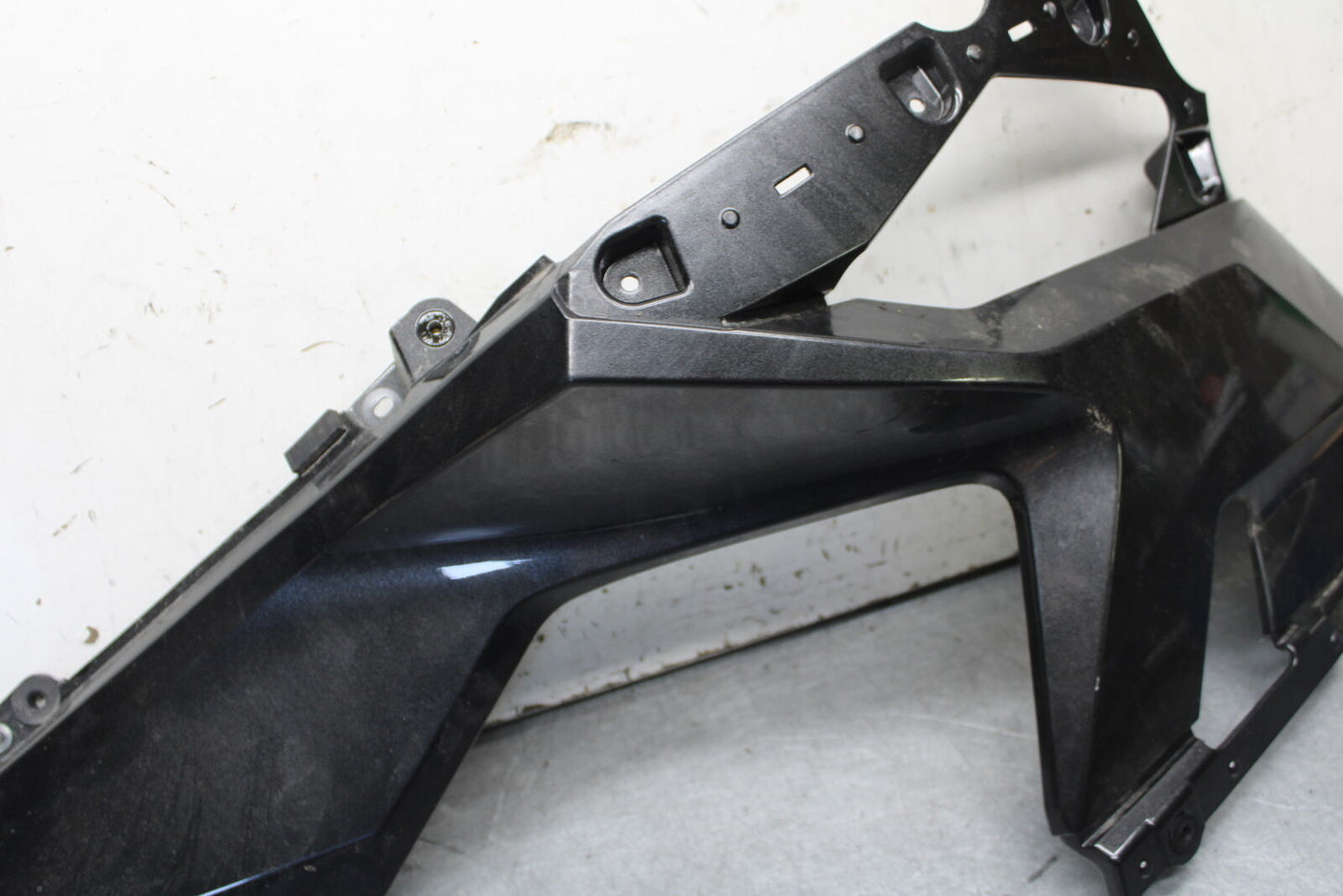 18-23 KAWASAKI NINJA 400 RIGHT MID UPPER SIDE FAIRING COWL PLASTIC BB660