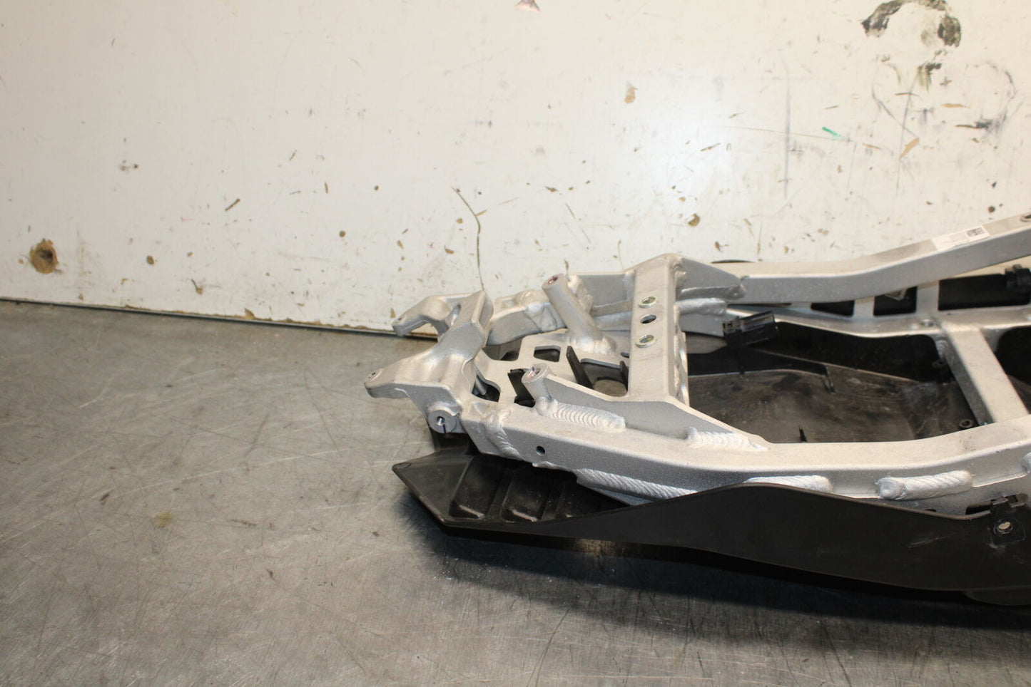 21-24 APRILIA TUONO 660 FACTORY REAR SUBFRAME BACK SUB FRAME BB733
