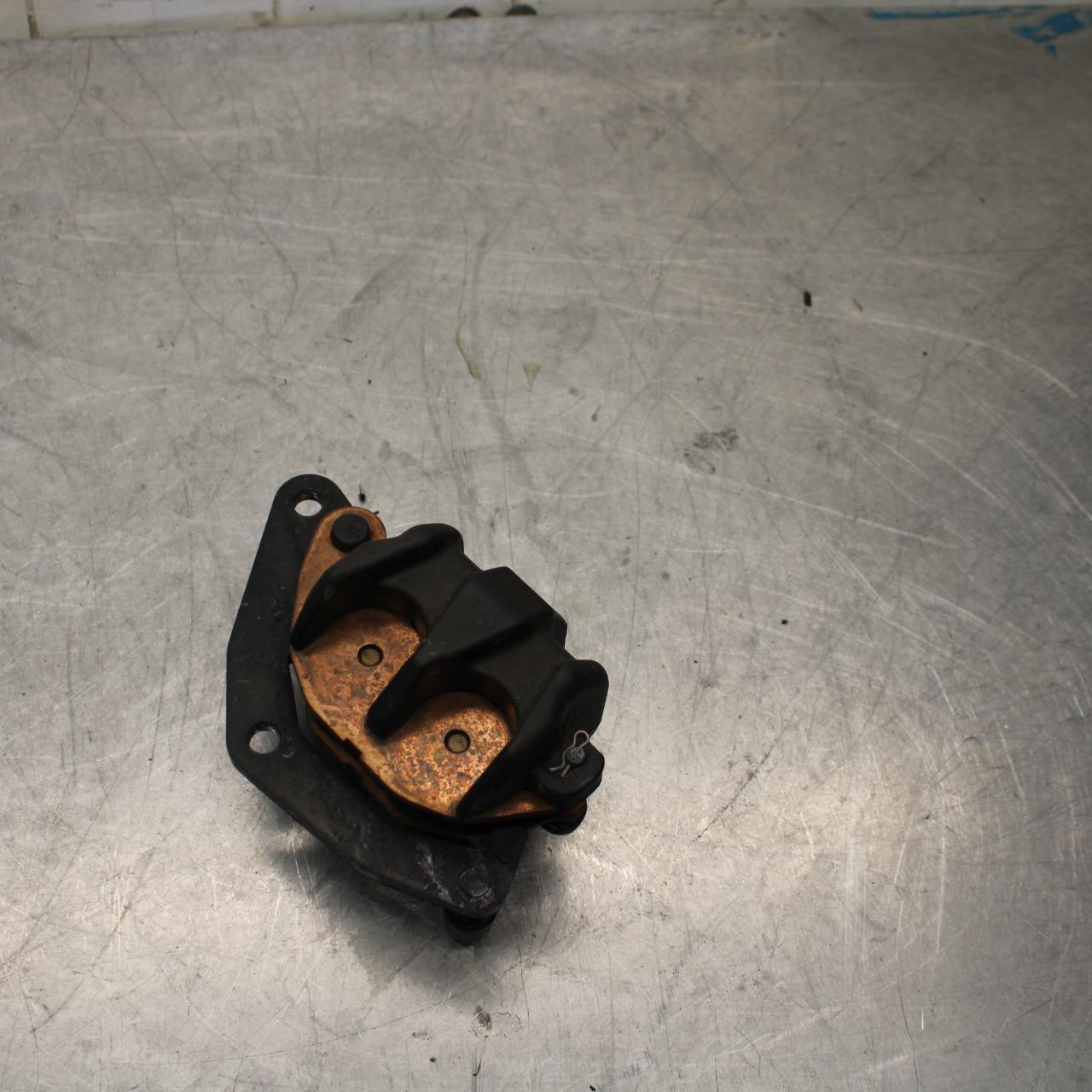 17-18 YAMAHA YZF R3 RIGHT LEFT FRONT BRAKE CALIPER SET PAIR CALIPERS BB438
