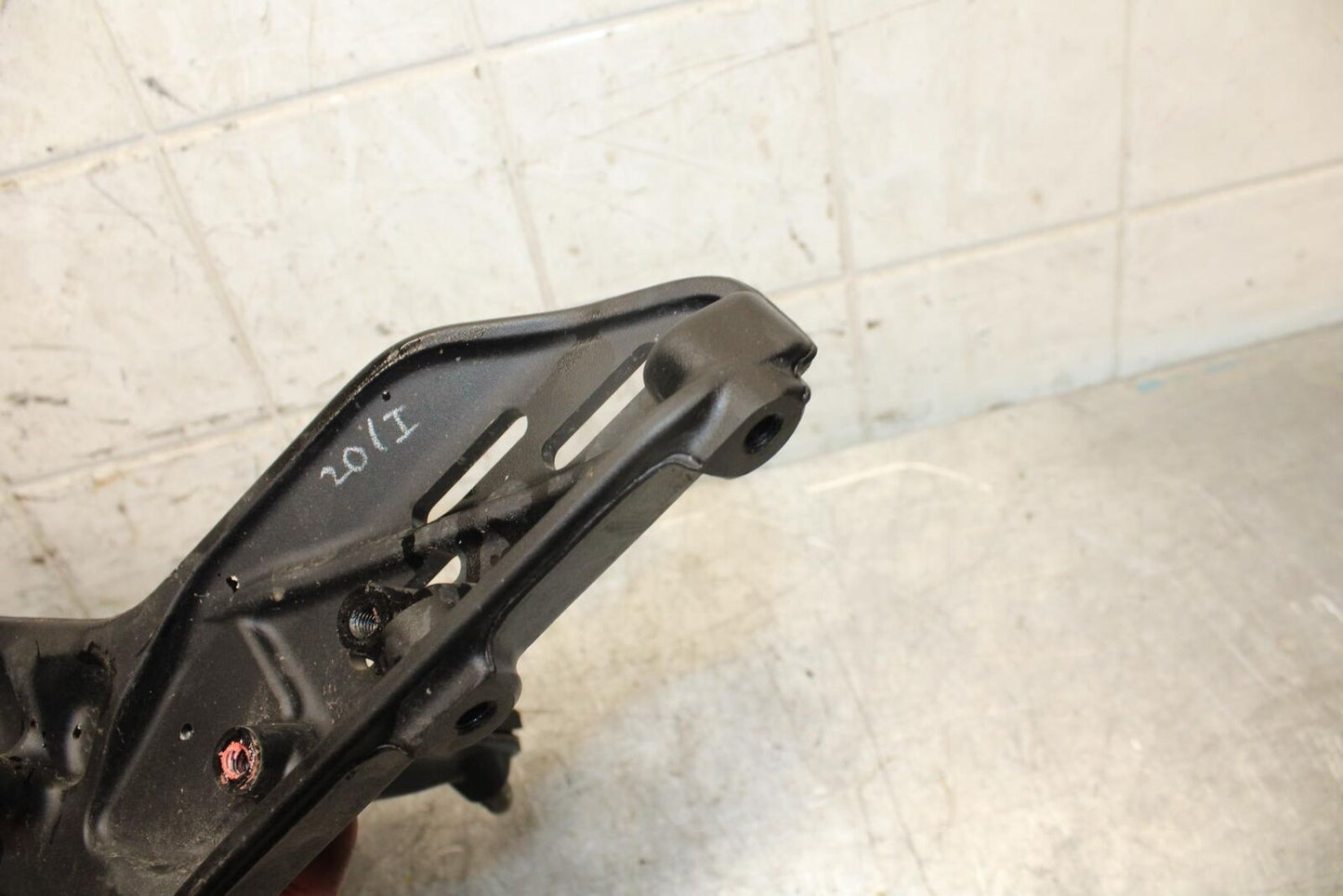 22-23 HUSQVARNA VITPILEN 401 RIGHT REARSET REAR SET DRIVER FOOT PEG REST BB541