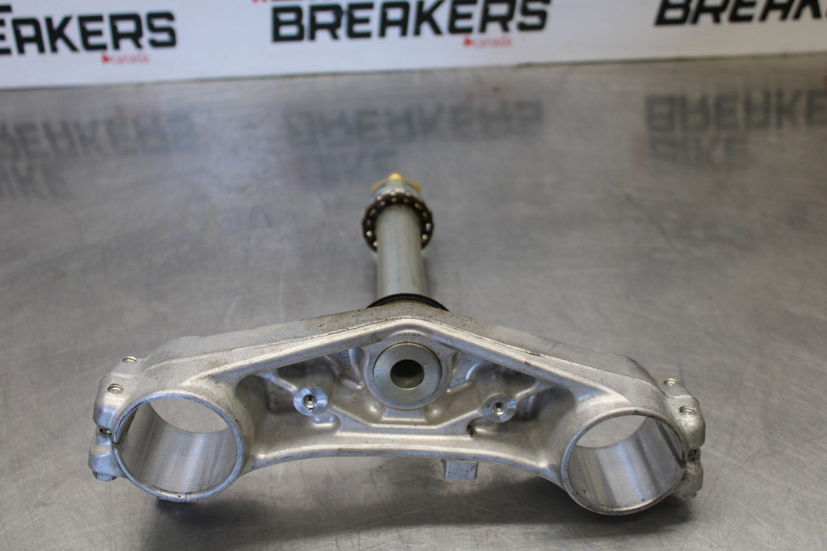 18 SUZUKI GSXR750 FRONT FORKS CLAMP LOWER TRIPLE TREE STEM BB891