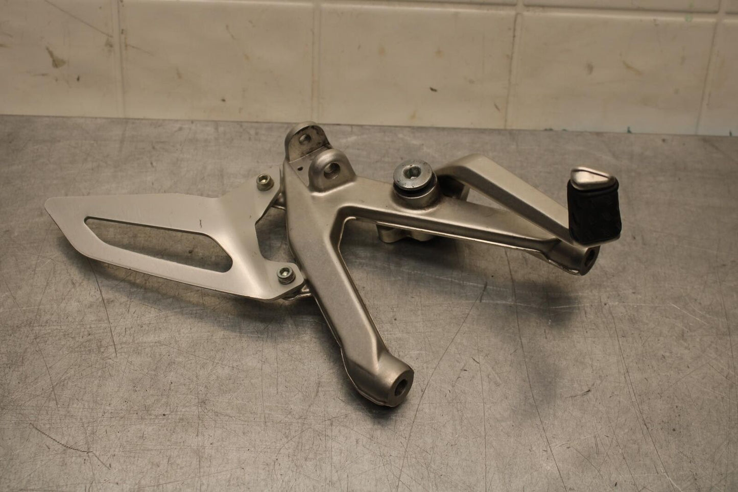 2013 Ducati 1199 Panigale LEFT REARSET REAR SET DRIVER FOOT PEG REST STOP BB581