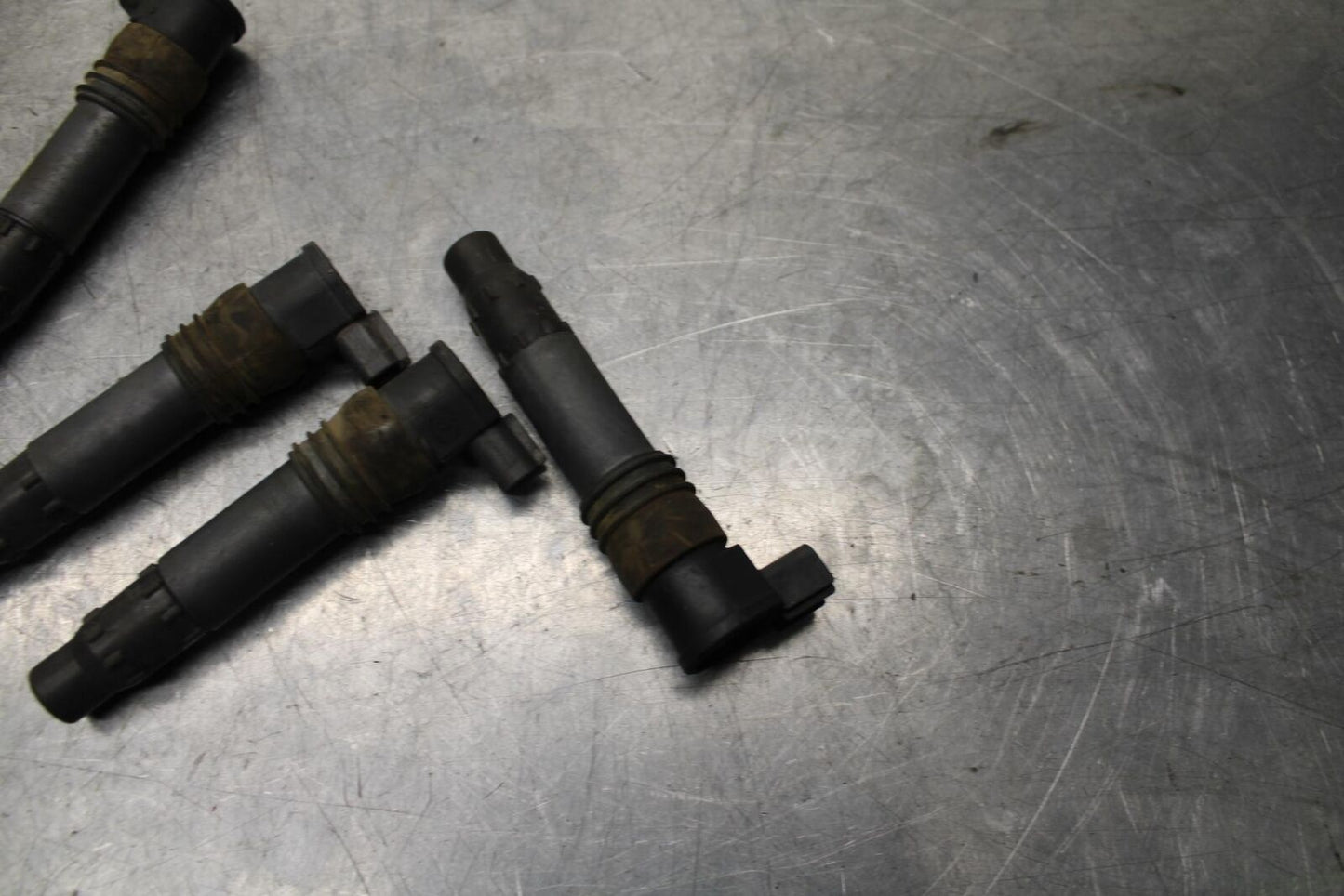 01 SUZUKI GSXR1000 IGNITION  COIL SPARK PLUG CAPS 33410-35F00 33410-35F10 BB100