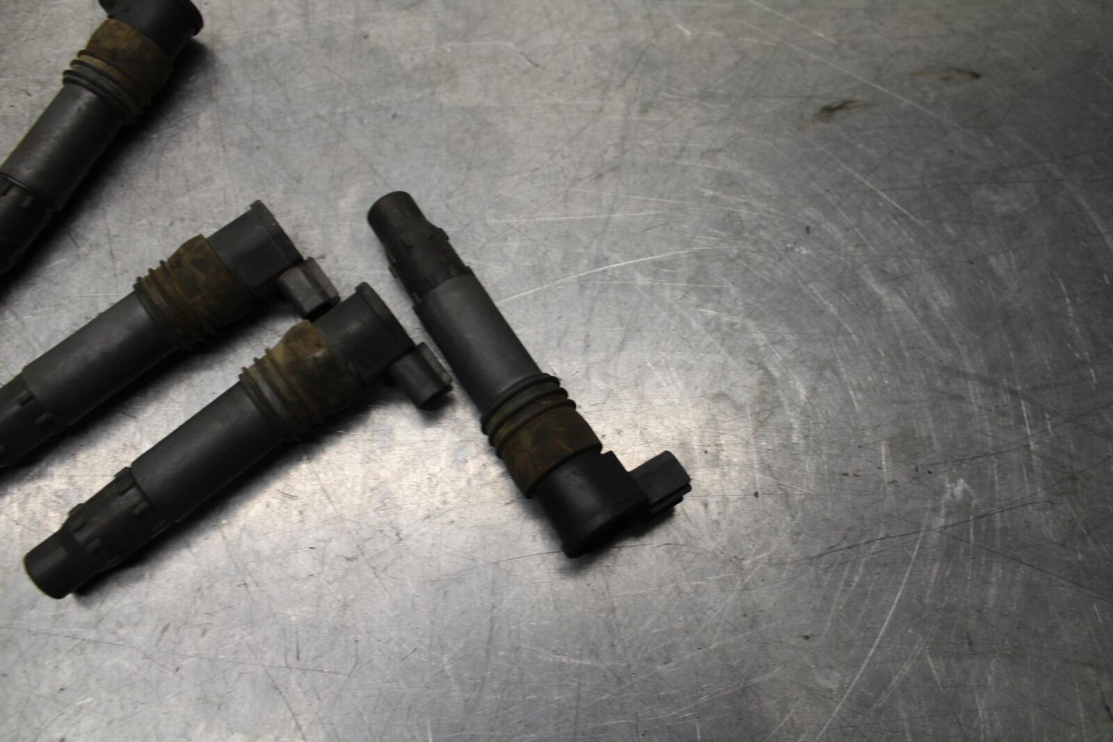 01 SUZUKI GSXR1000 IGNITION  COIL SPARK PLUG CAPS 33410-35F00 33410-35F10 BB100