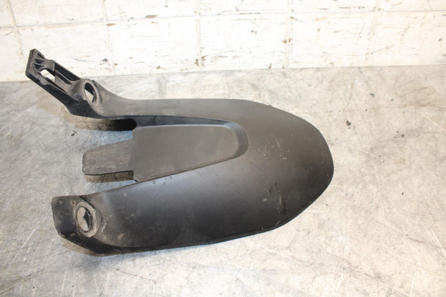 22-23 HUSQVARNA SVARTPILEN 401 REAR BACK WHEEL TIRE HUGGER FENDER BB541